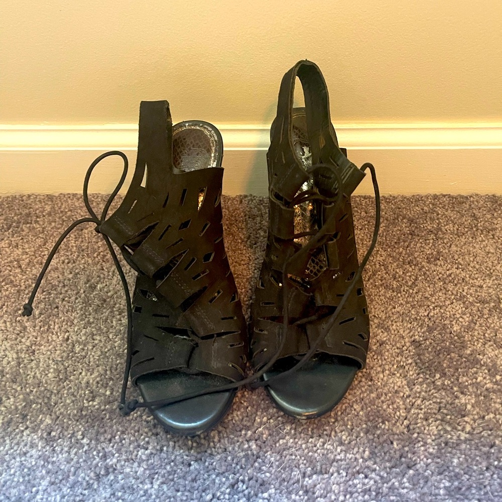 Gianni bini heals